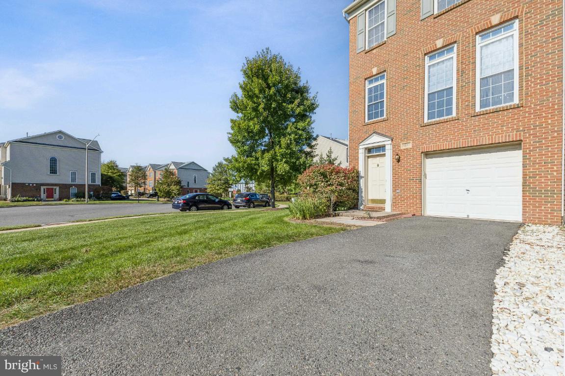5251 PRAIRIE WILLOW WAY