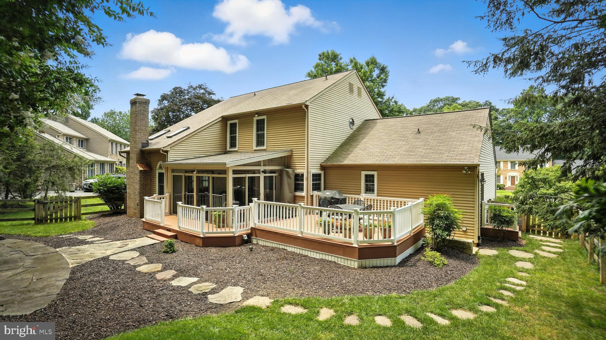 7 5 OAKS CT