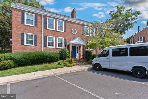 4811 29TH STREET S A2 ARLINGTON VA 22206