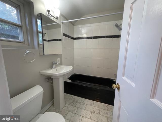 ARLINGTON FOREST - Residential Lease