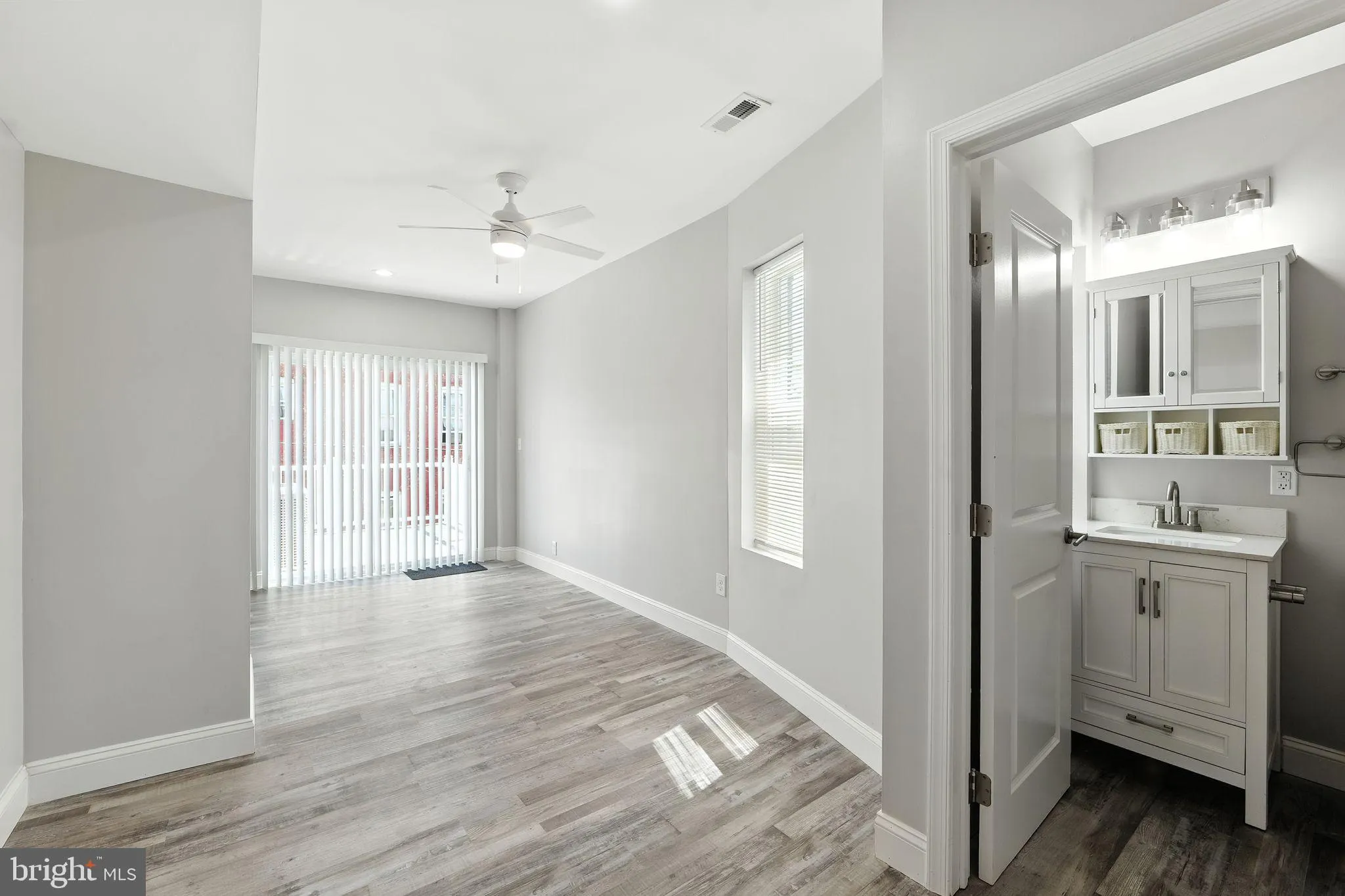 Baltimore, Maryland 21205, United States, 4 Bedrooms Bedrooms, ,5 BathroomsBathrooms,Residential,Active,198854