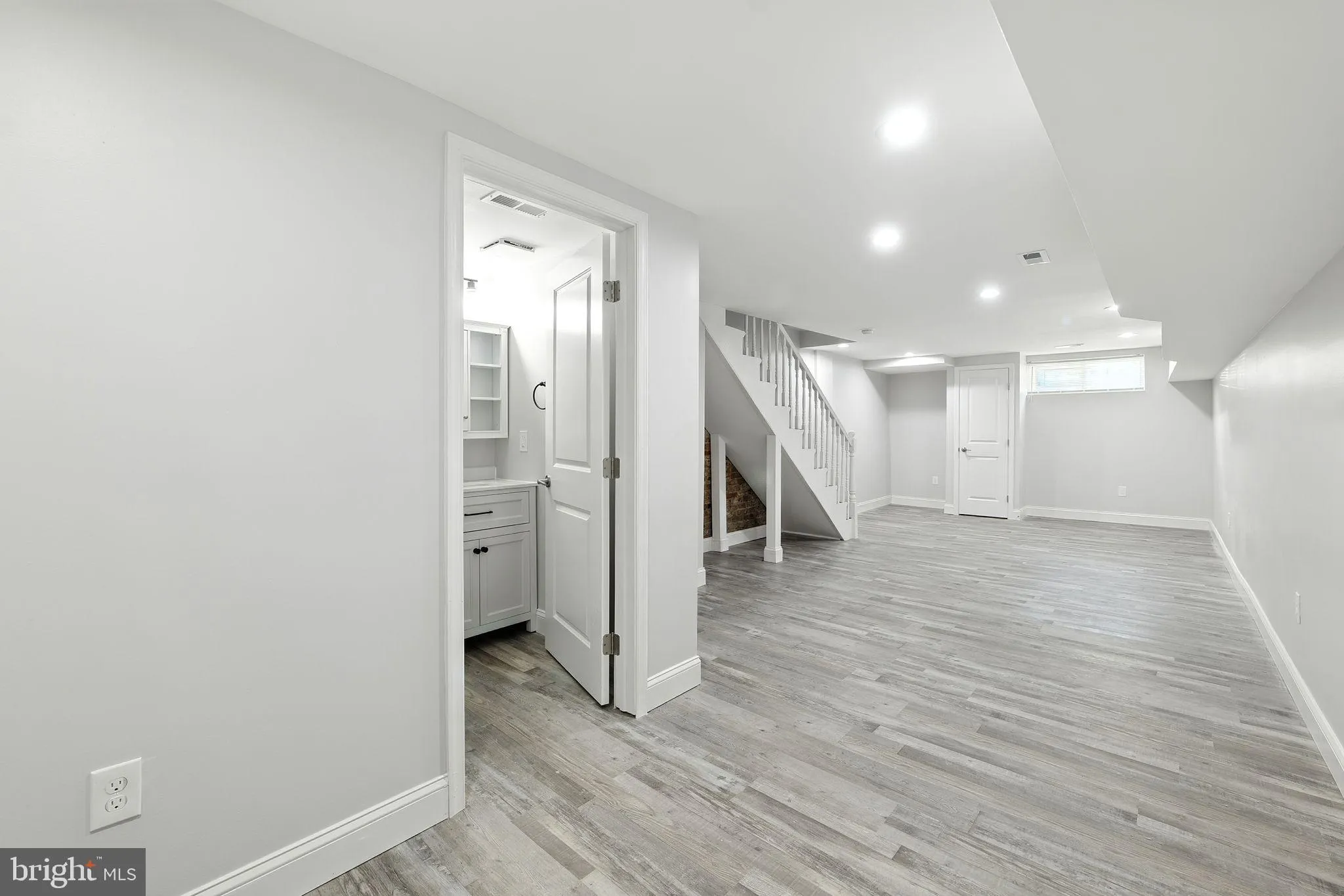 Baltimore, Maryland 21205, United States, 4 Bedrooms Bedrooms, ,5 BathroomsBathrooms,Residential,Active,198854