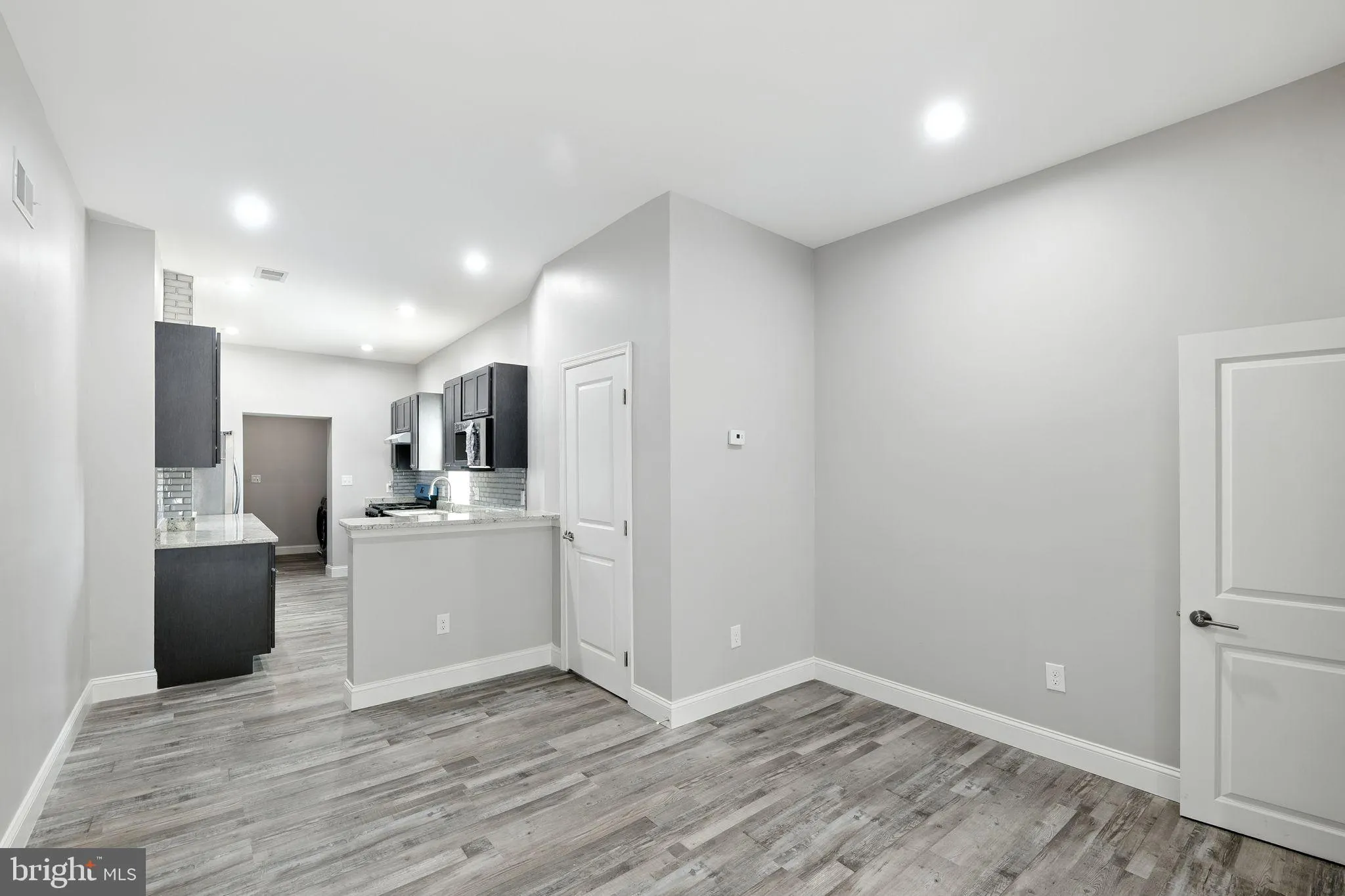 Baltimore, Maryland 21205, United States, 4 Bedrooms Bedrooms, ,5 BathroomsBathrooms,Residential,Active,198854