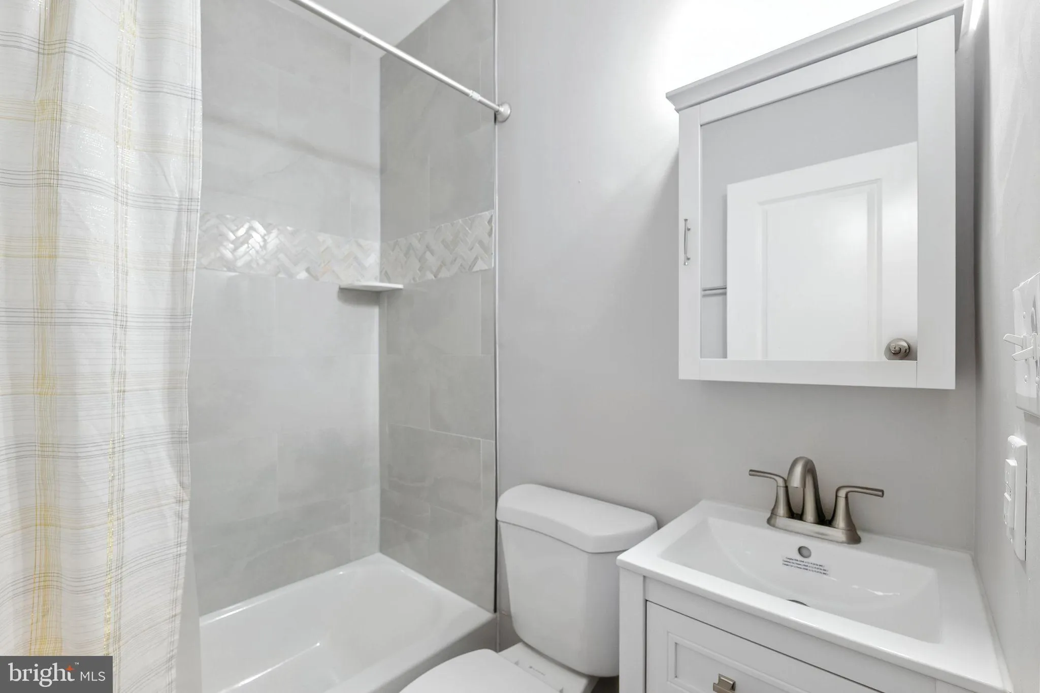 Baltimore, Maryland 21205, United States, 4 Bedrooms Bedrooms, ,5 BathroomsBathrooms,Residential,Active,198854