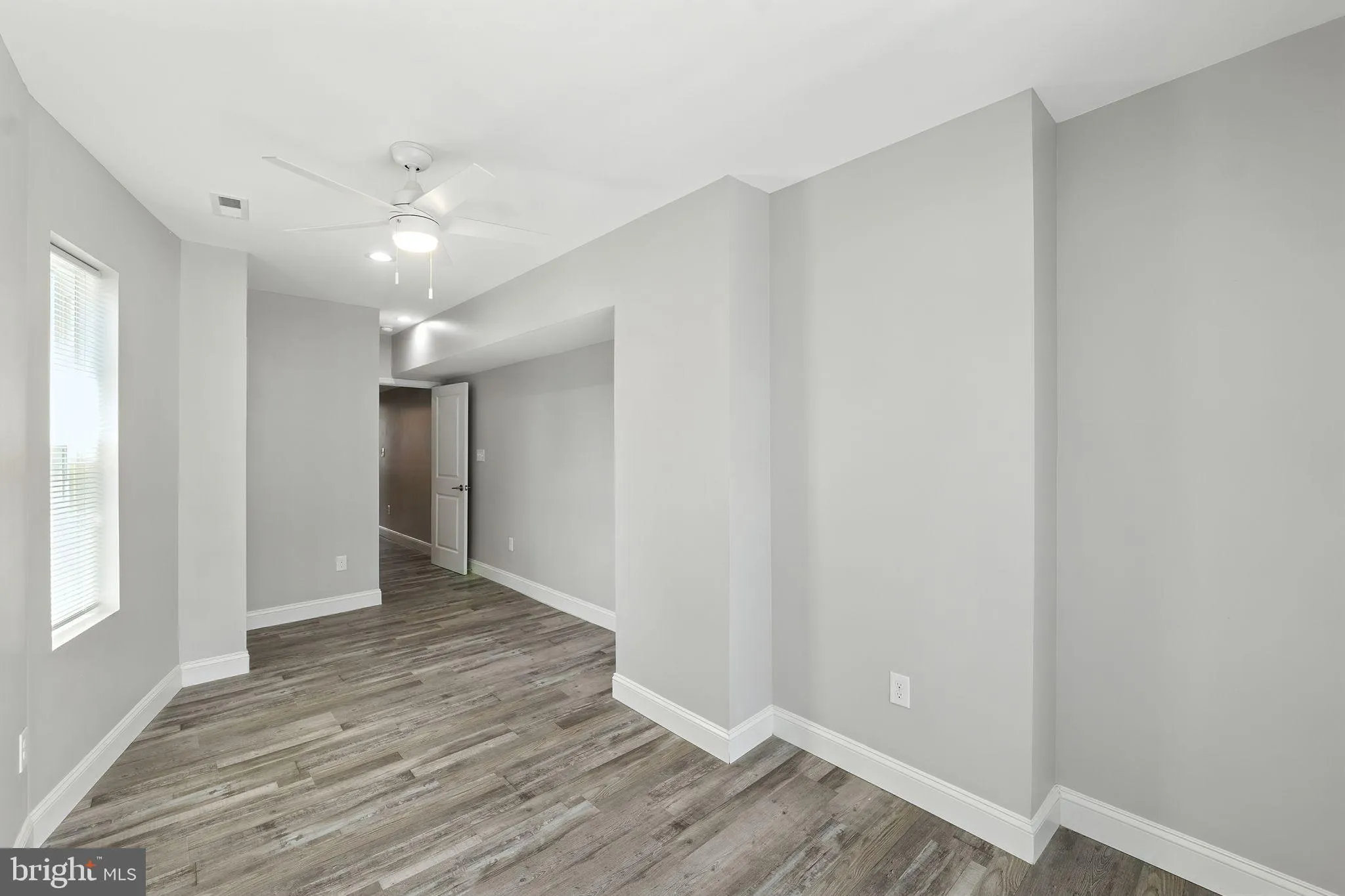 Baltimore, Maryland 21205, United States, 4 Bedrooms Bedrooms, ,5 BathroomsBathrooms,Residential,Active,198854