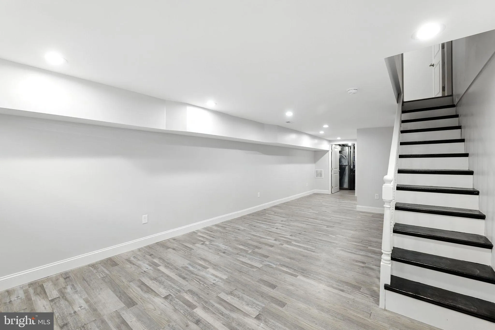 Baltimore, Maryland 21205, United States, 4 Bedrooms Bedrooms, ,5 BathroomsBathrooms,Residential,Active,198854