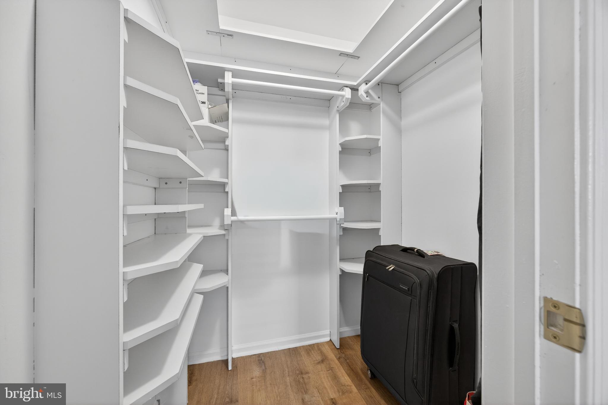 DELAIRE LANDING - Residential