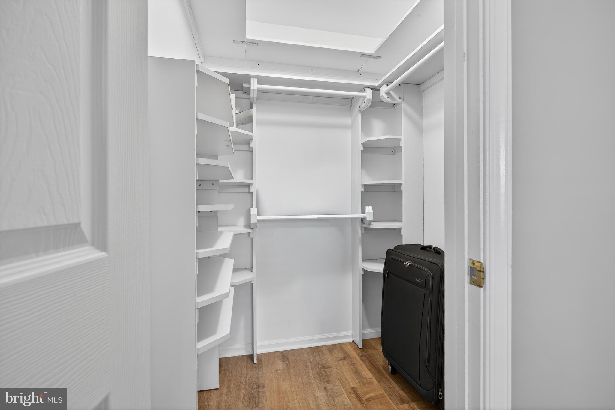 DELAIRE LANDING - Residential