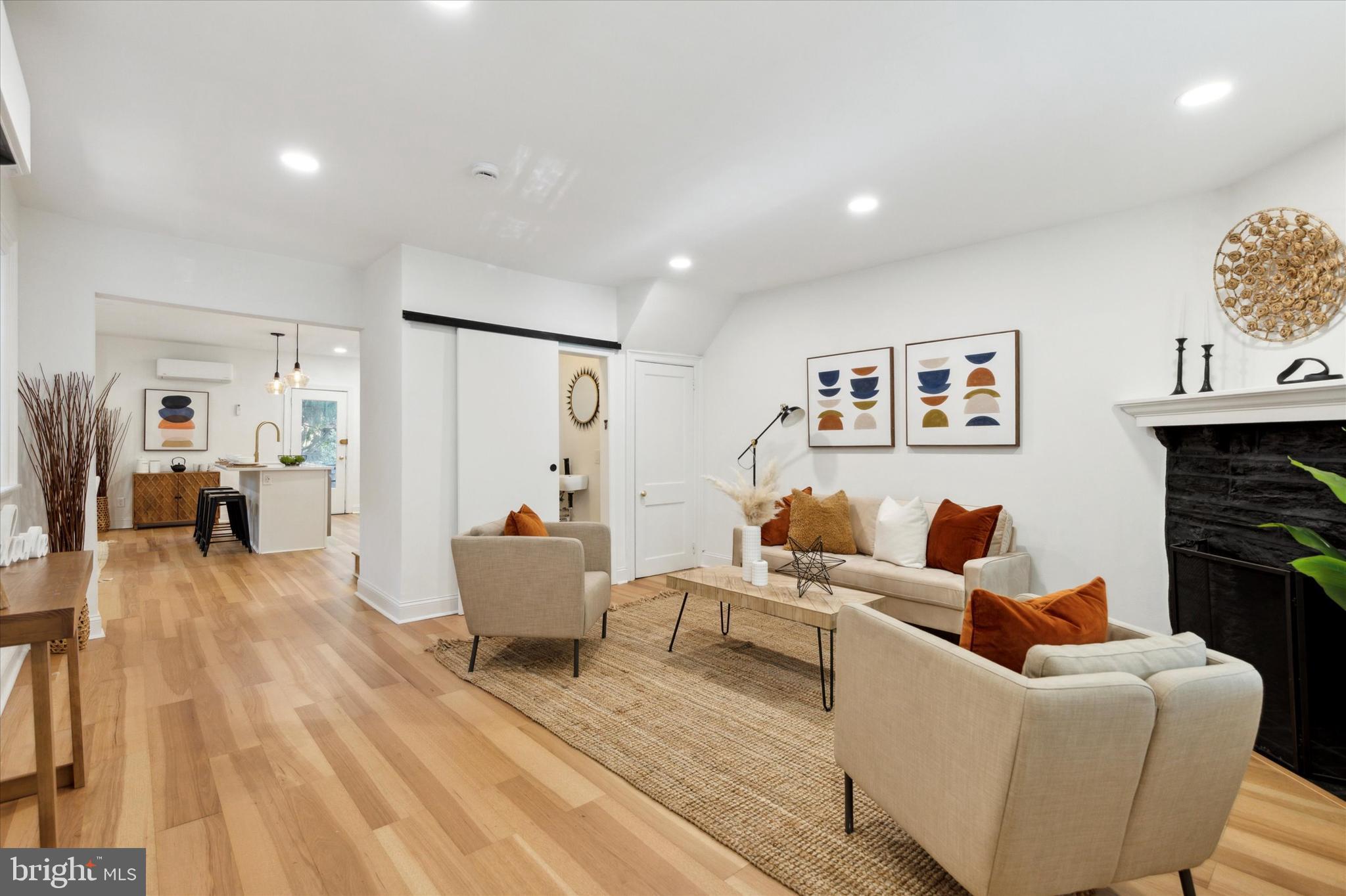 CHESTNUT HILL - Residential