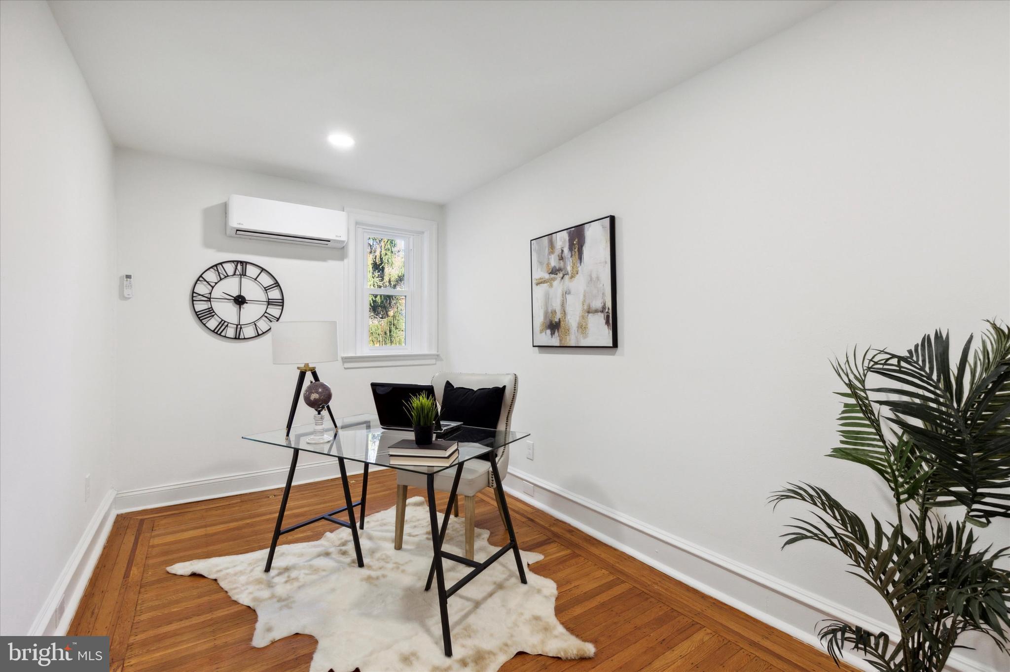 CHESTNUT HILL - Residential