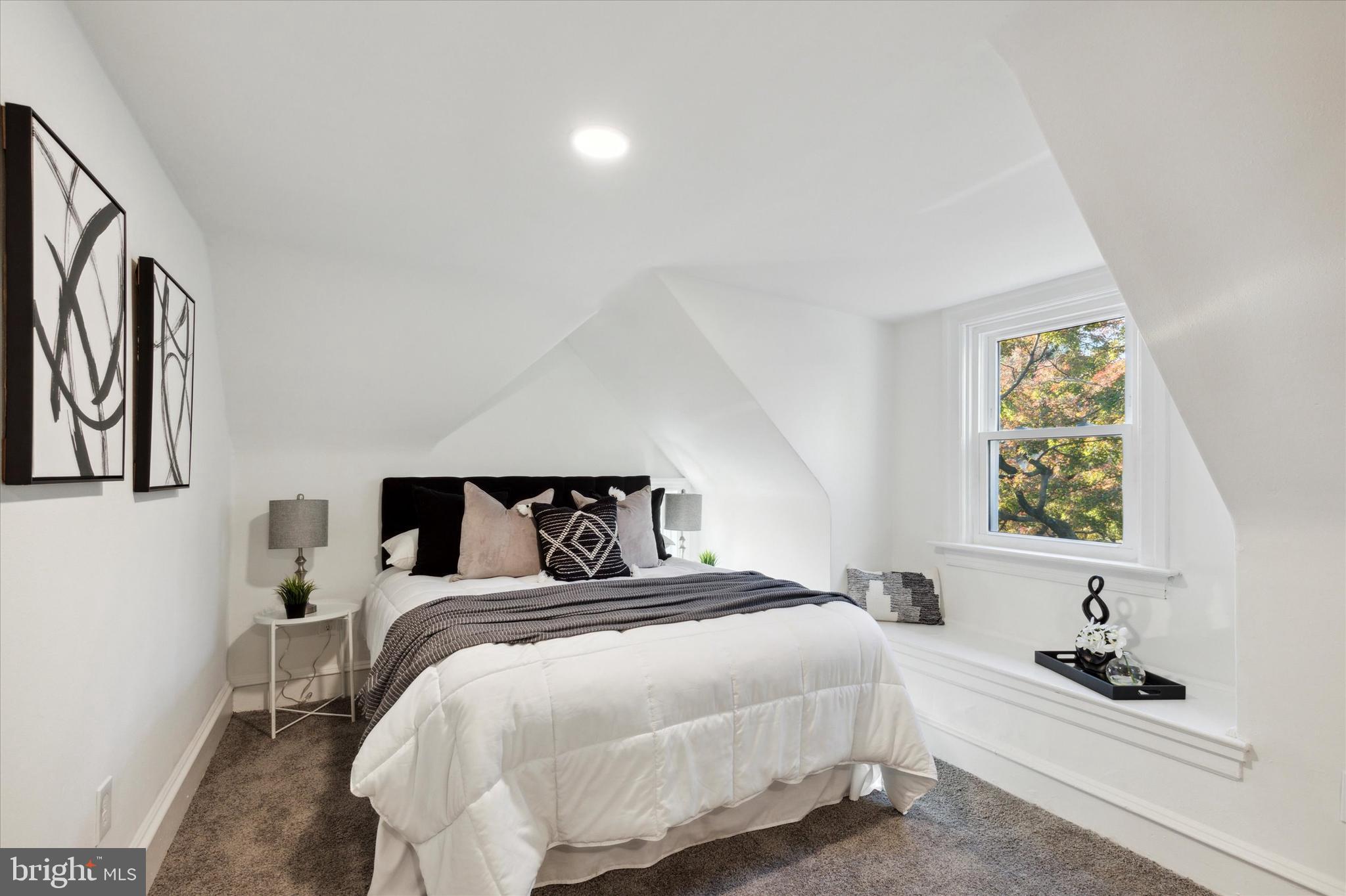 CHESTNUT HILL - Residential