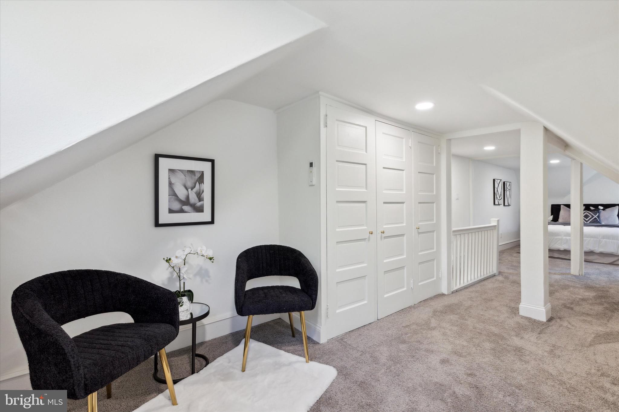 CHESTNUT HILL - Residential