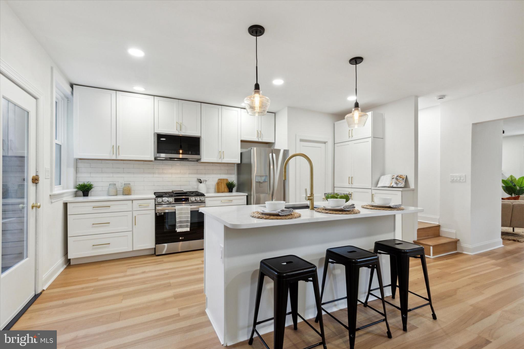 CHESTNUT HILL - Residential