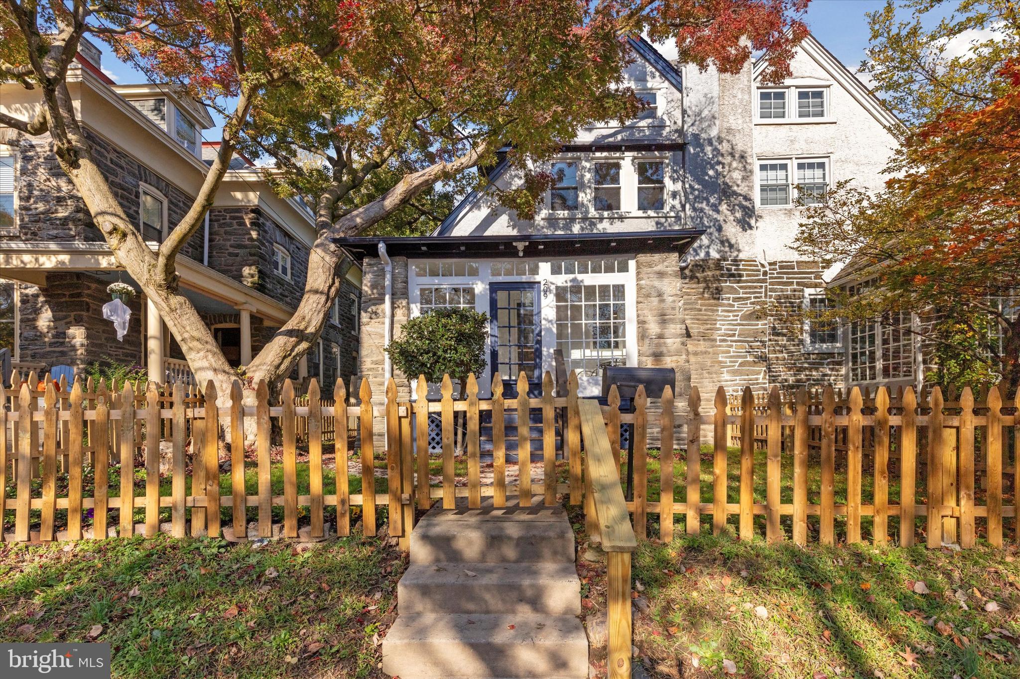 CHESTNUT HILL - Residential
