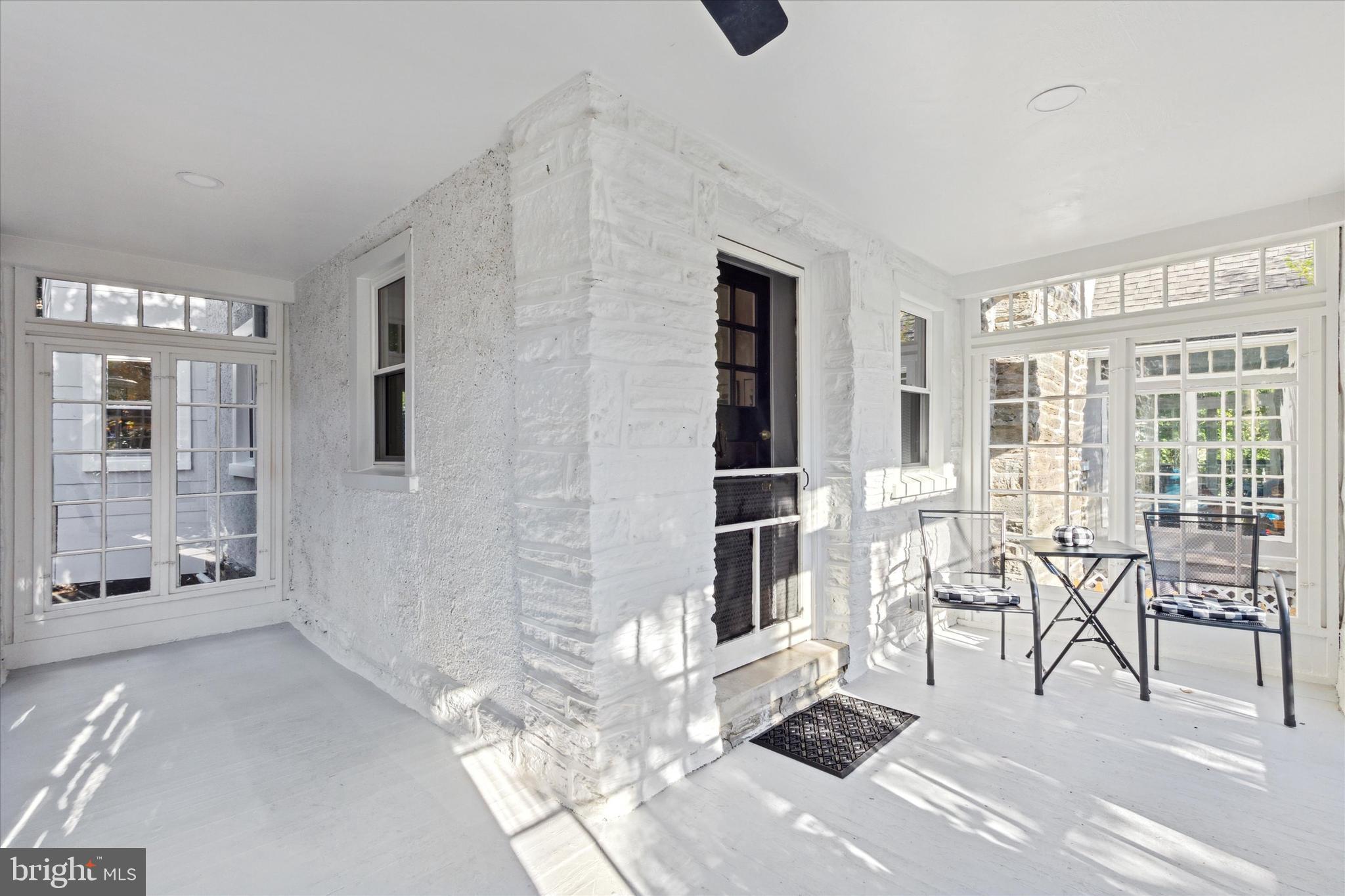 CHESTNUT HILL - Residential