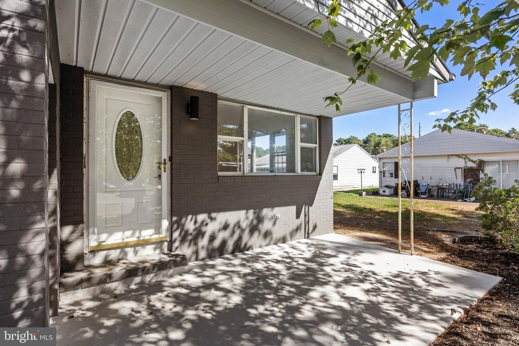 Photo of 5 Saint Andrews Court, TOMS RIVER, NJ 08757 (MLS # NJOC2037622)
