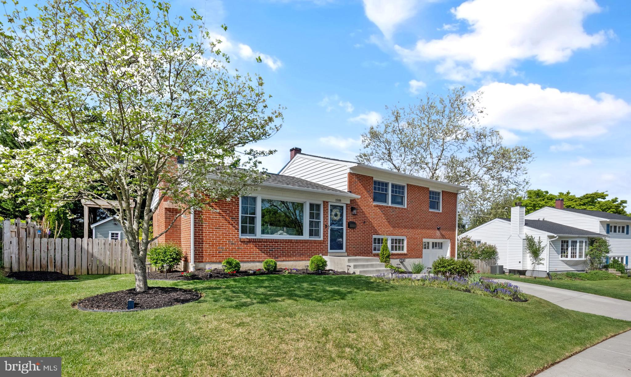 YORK MANOR - Residential