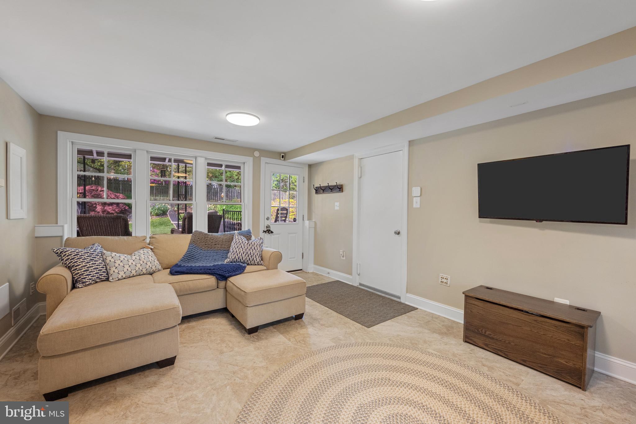 YORK MANOR - Residential