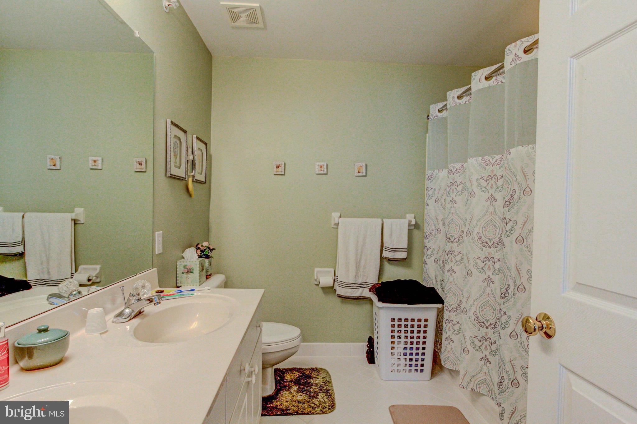 COUNTRY CROSSING - Residential