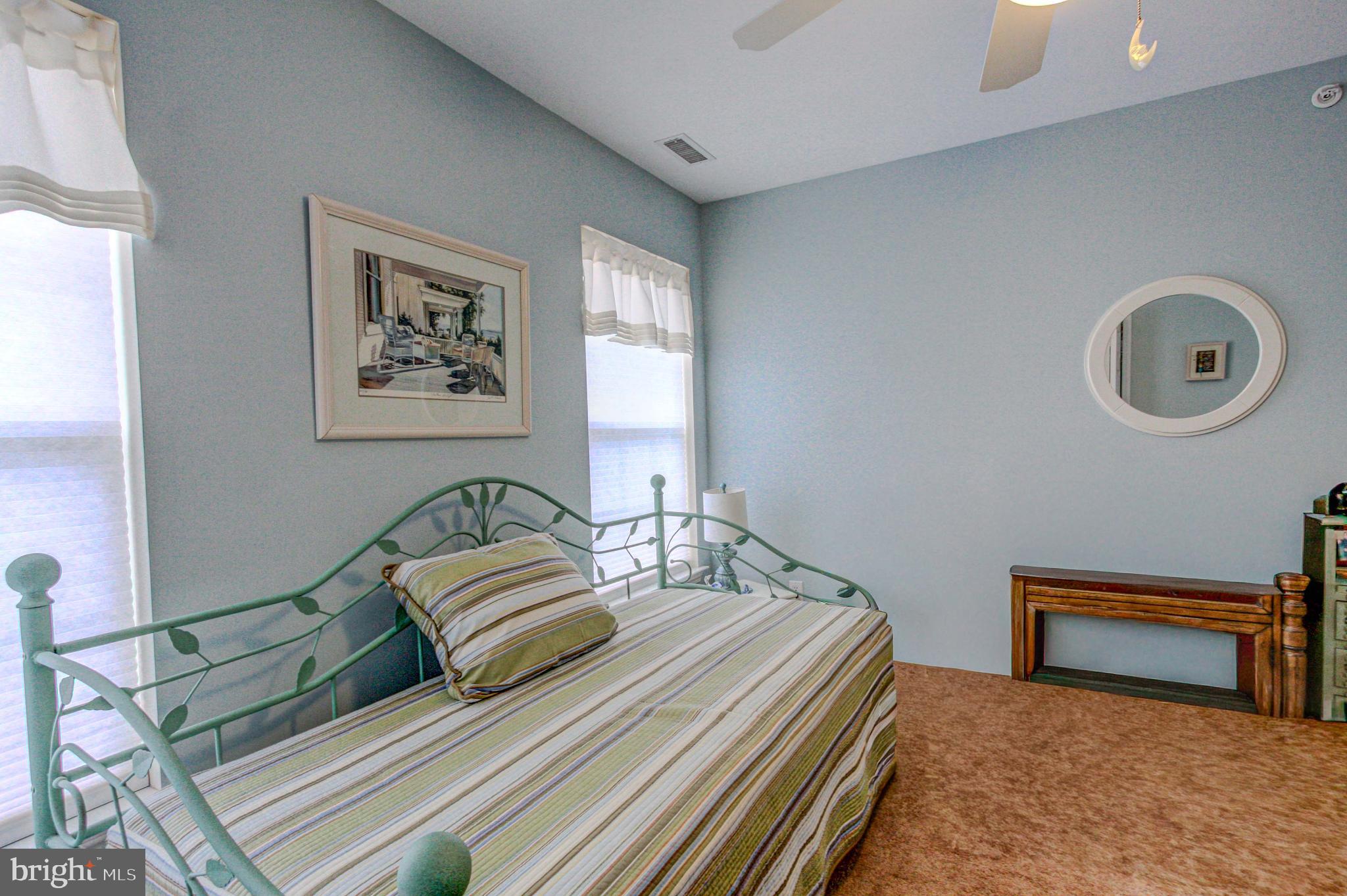 COUNTRY CROSSING - Residential