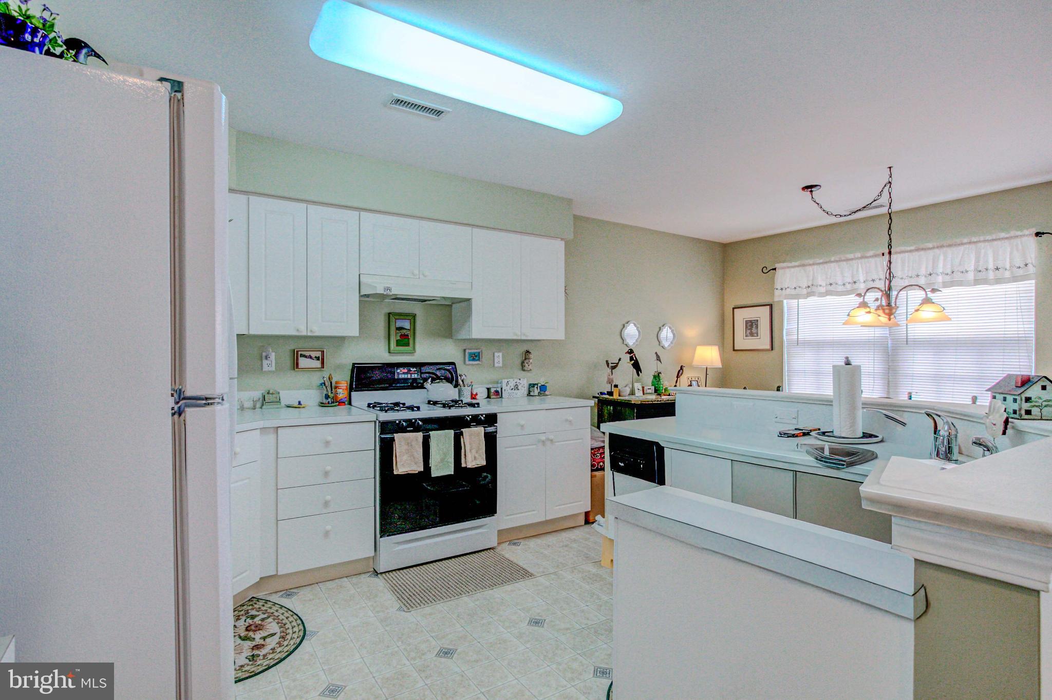 COUNTRY CROSSING - Residential