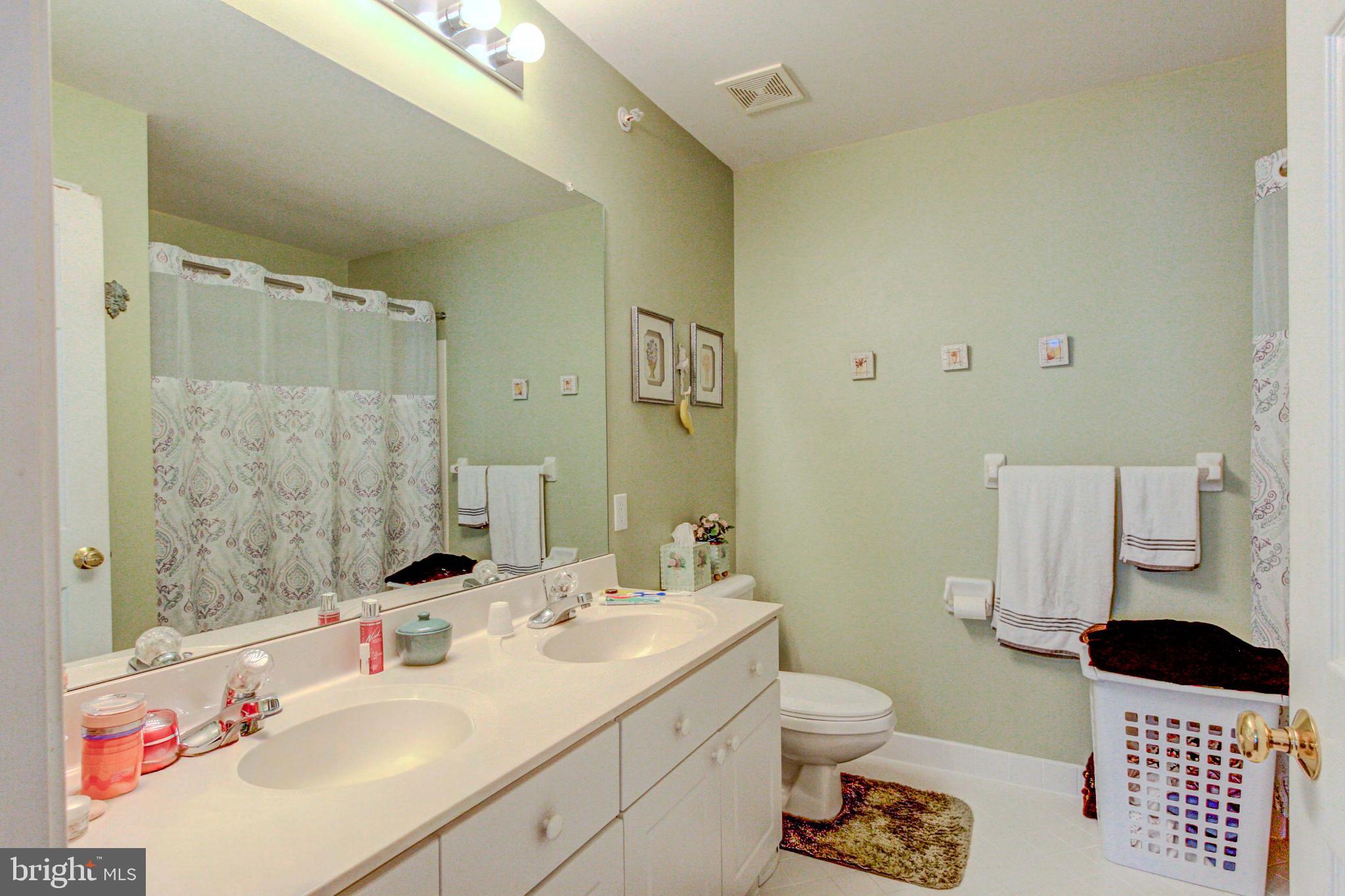 COUNTRY CROSSING - Residential