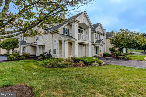 202 STRAWBERRY COURT WARWICK PA 18974