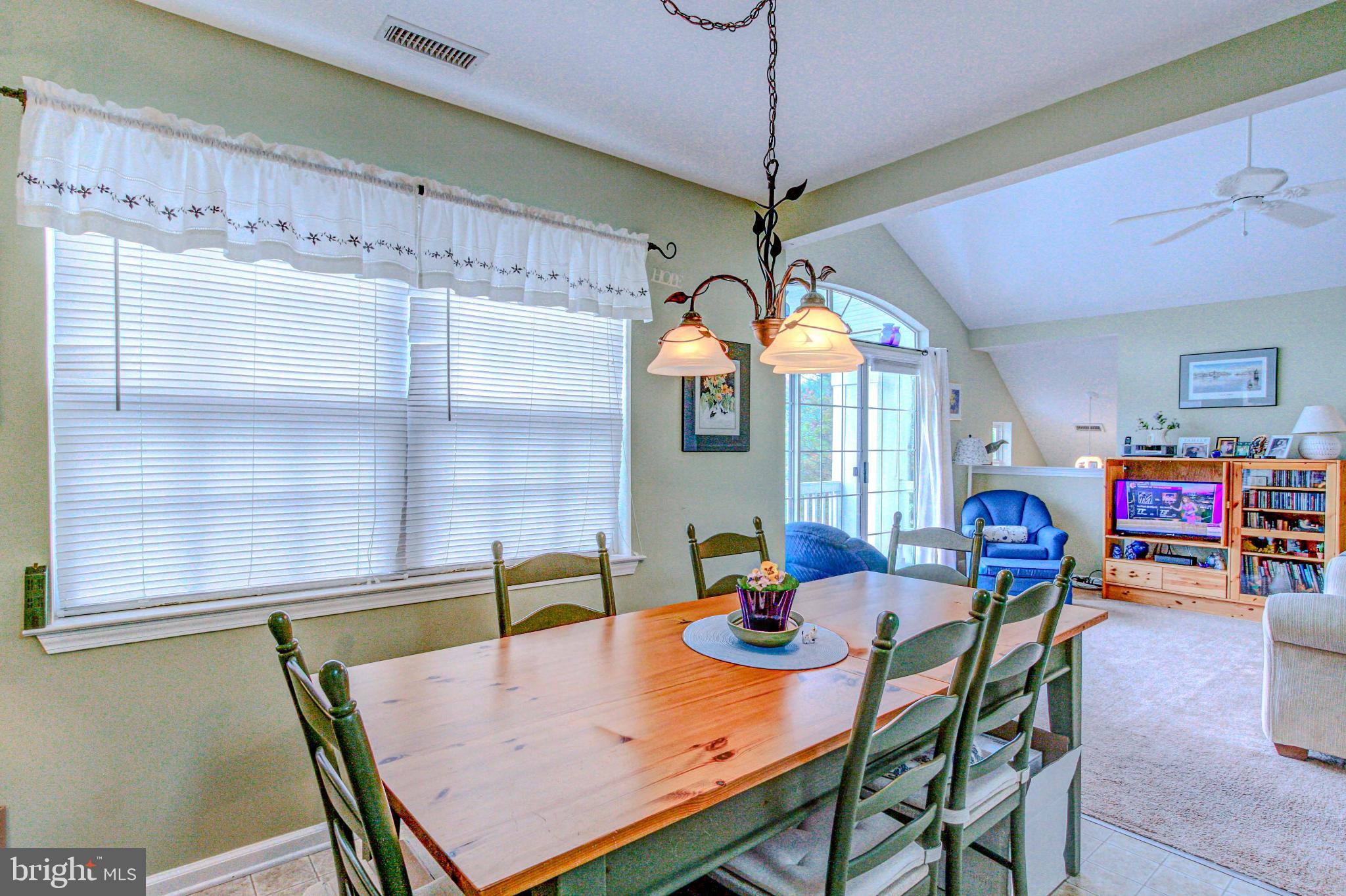 COUNTRY CROSSING - Residential