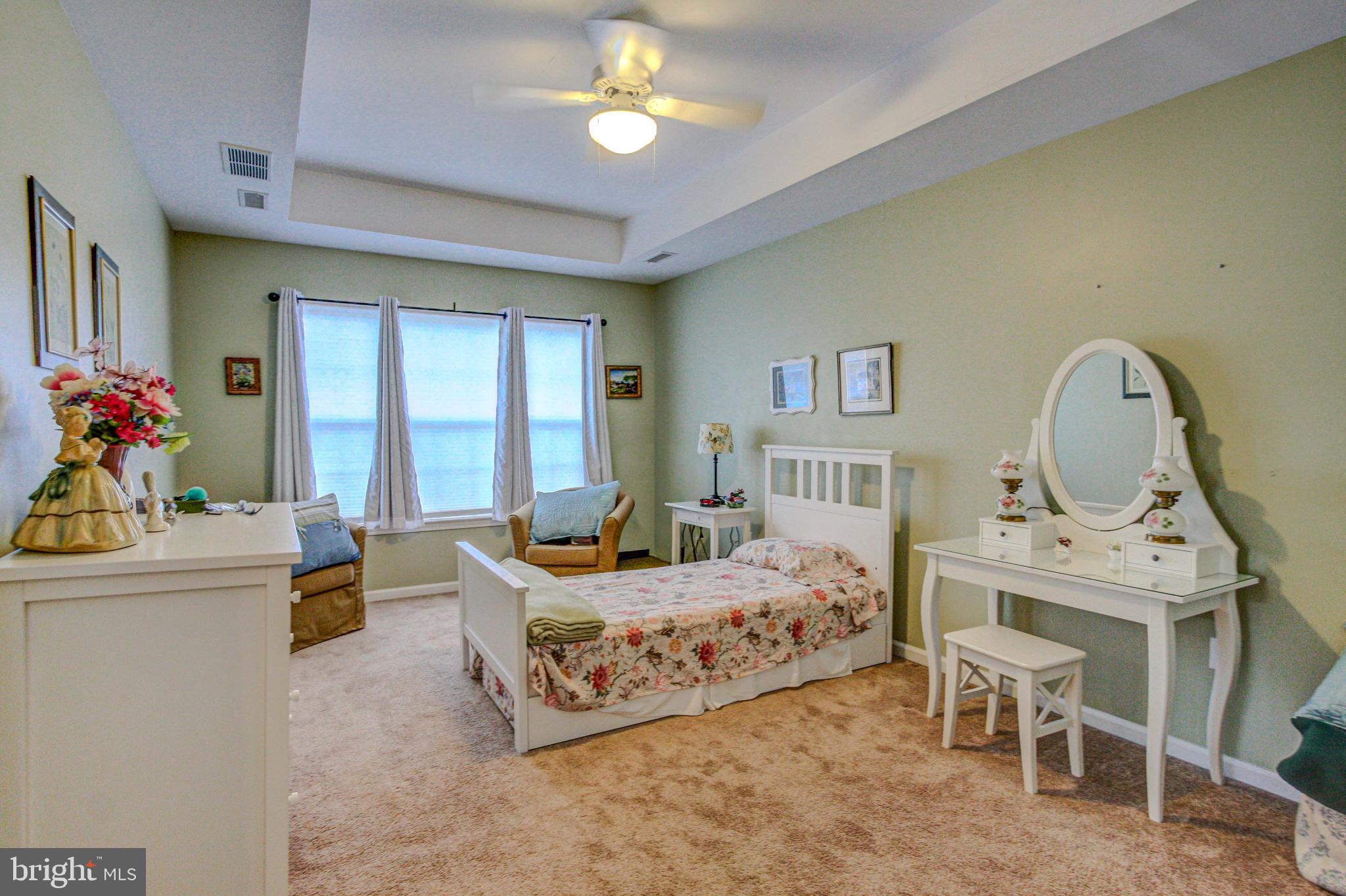 COUNTRY CROSSING - Residential