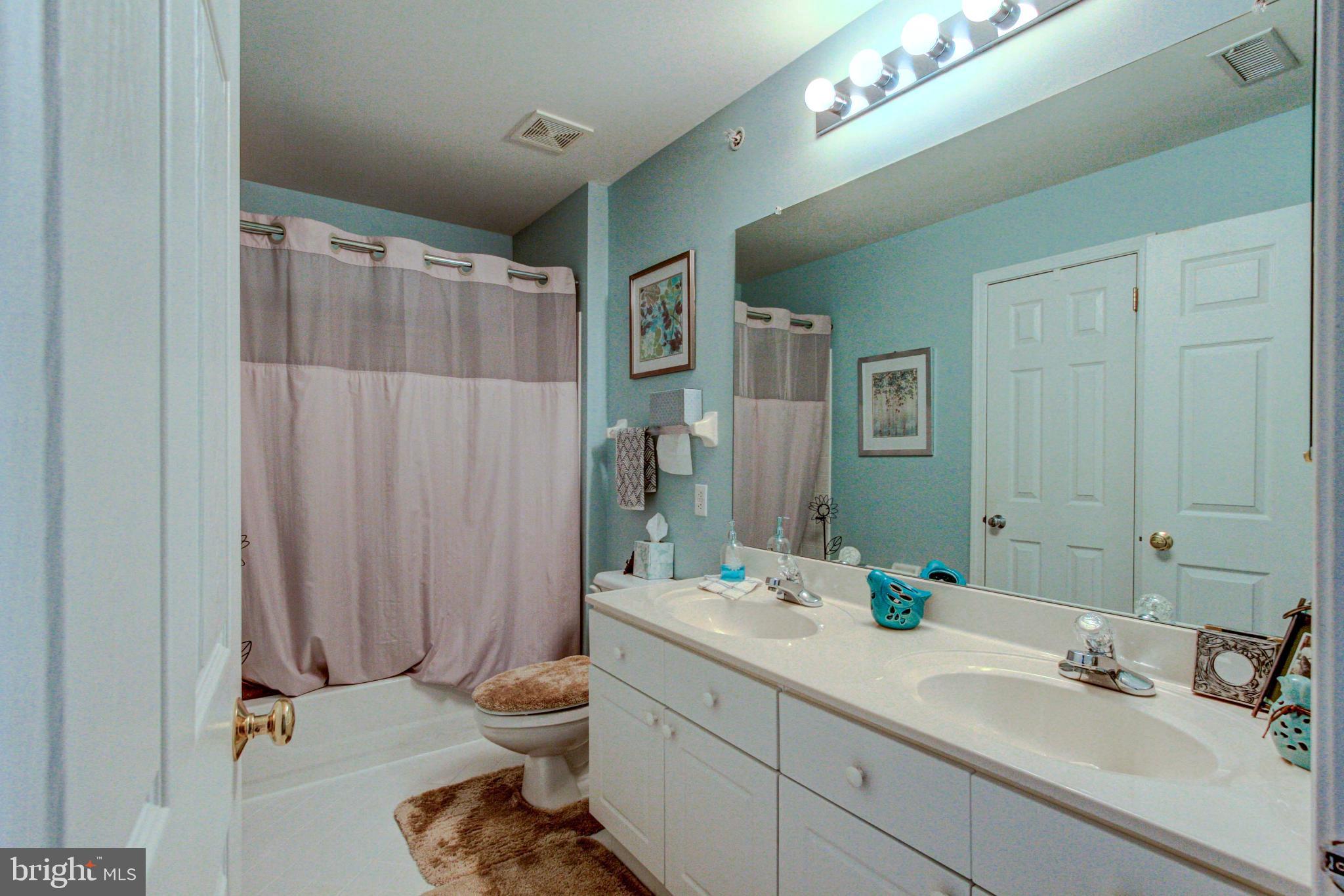 COUNTRY CROSSING - Residential