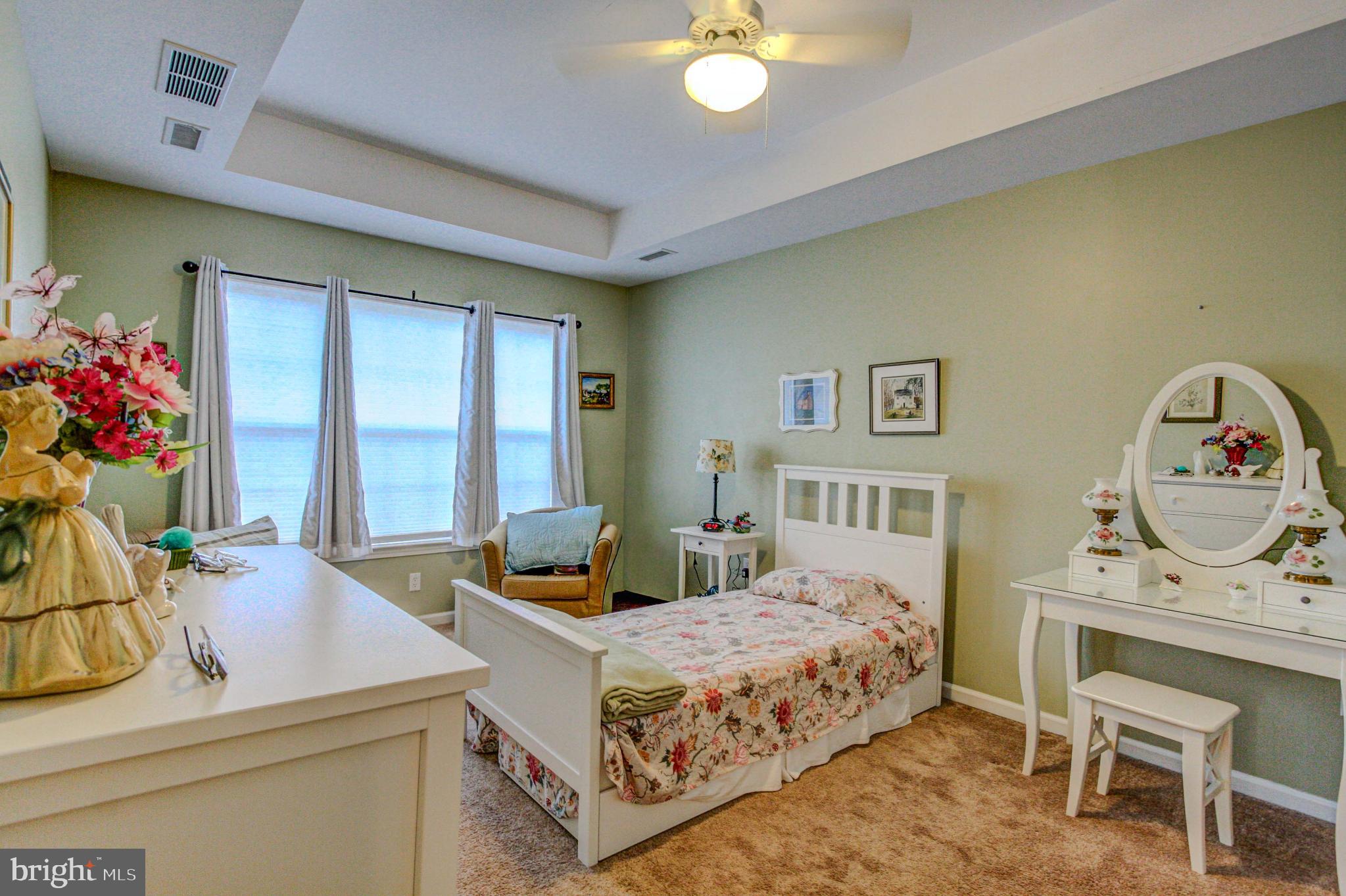 COUNTRY CROSSING - Residential