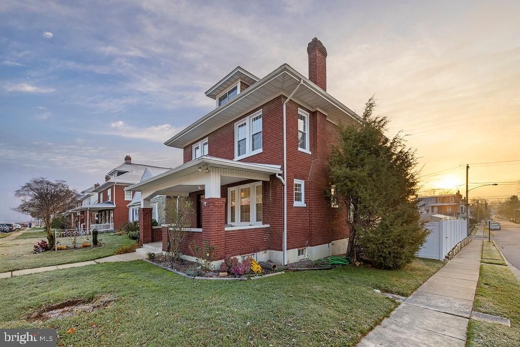 Photo of 698 Maryland Avenue, YORK, PA 17404 (MLS # PAYK2094272)