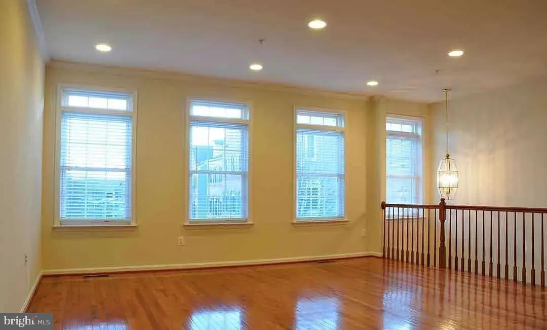 ORCHARD RUN TOWNHOUSE CONDOMINIUMS - Residential Lease