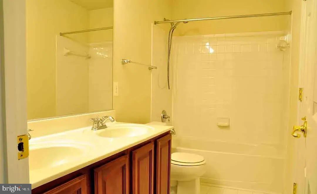 ORCHARD RUN TOWNHOUSE CONDOMINIUMS - Residential Lease