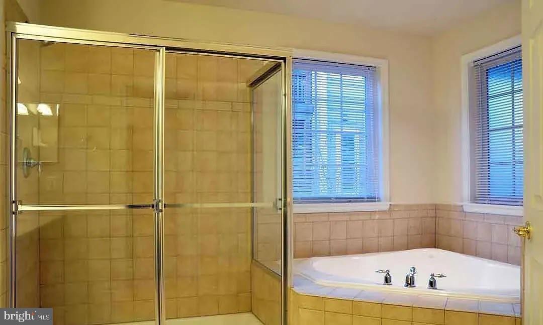 ORCHARD RUN TOWNHOUSE CONDOMINIUMS - Residential Lease