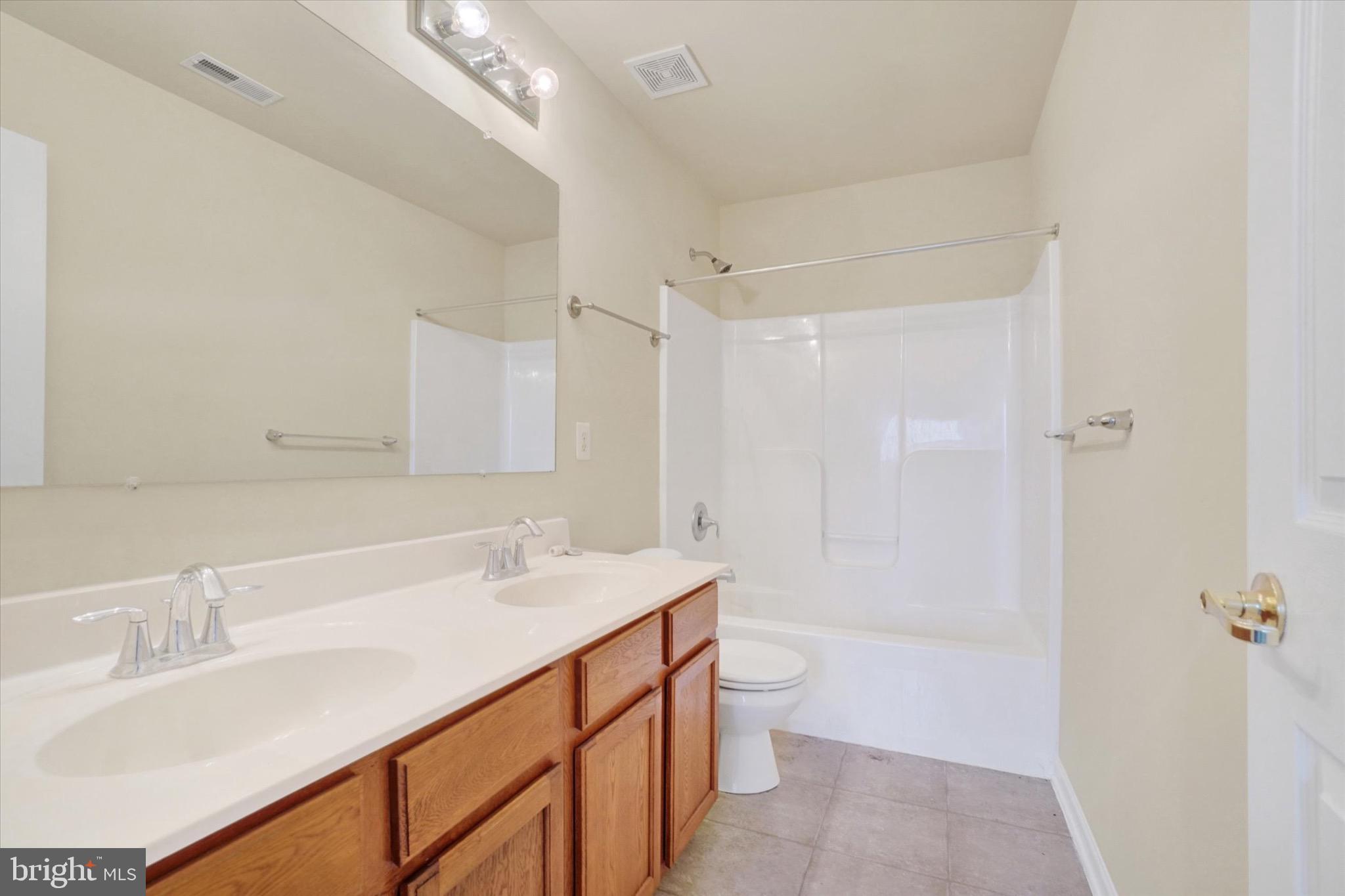 IRON BRIDGE LANDING - Residential