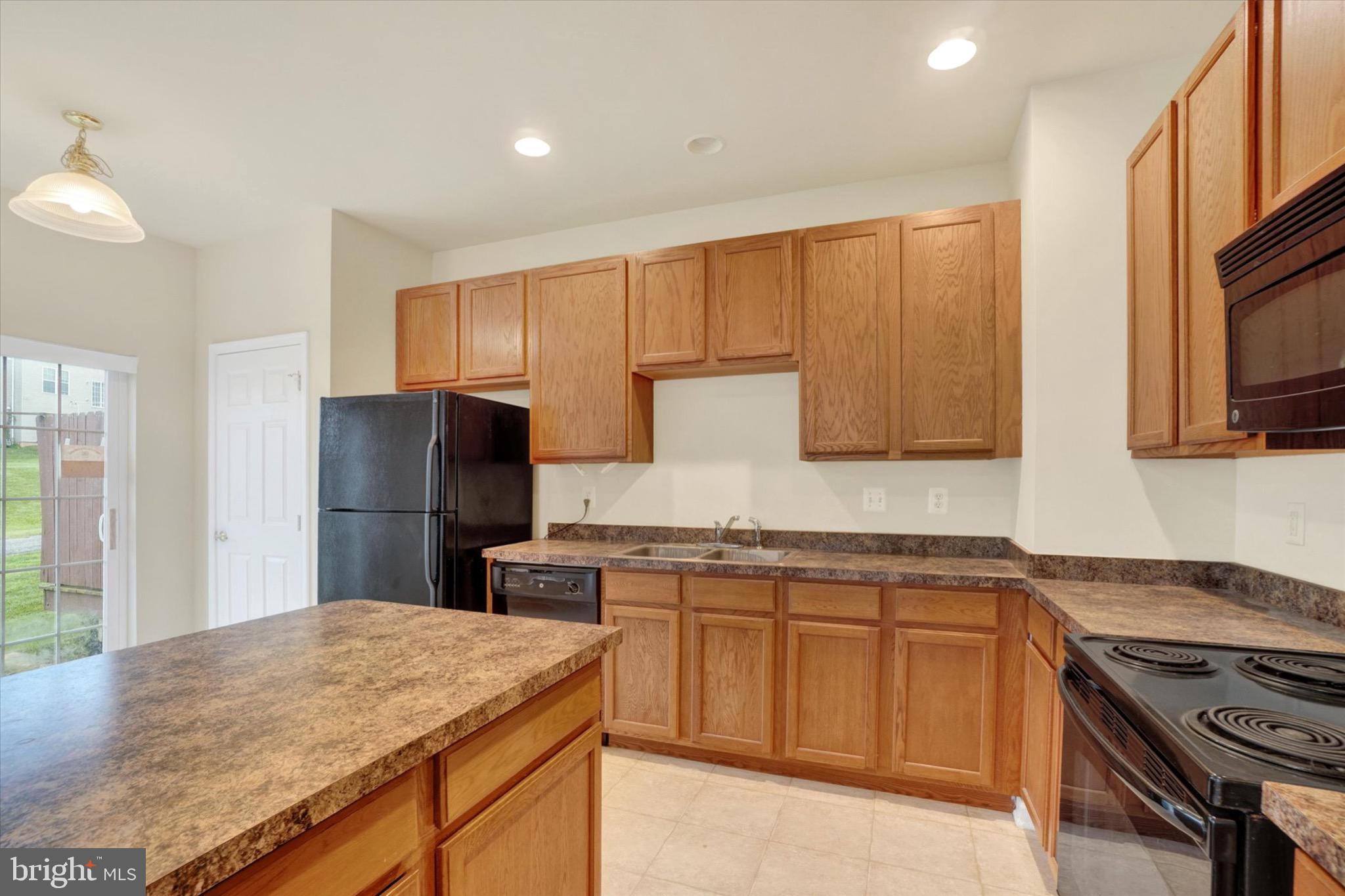 IRON BRIDGE LANDING - Residential