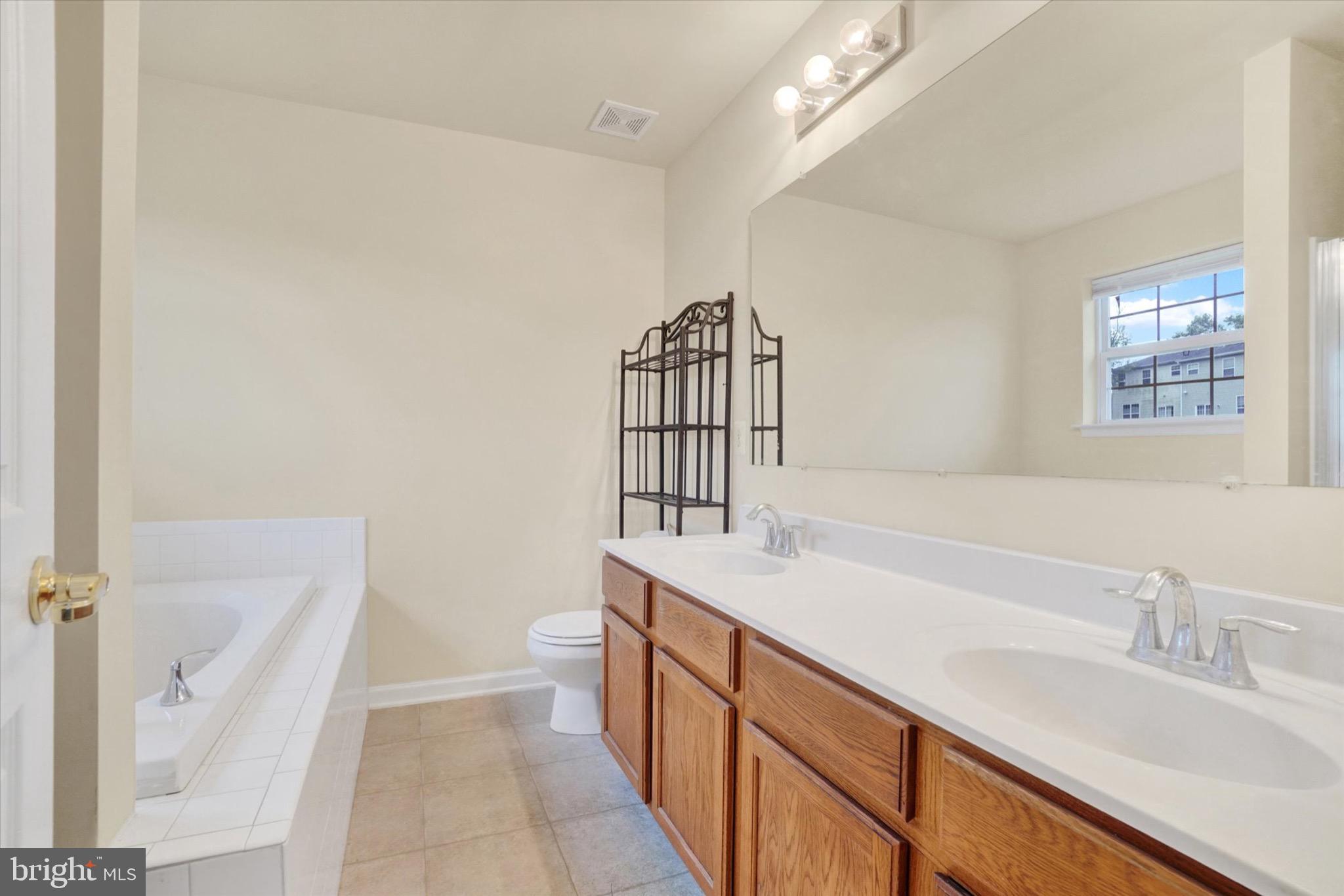 IRON BRIDGE LANDING - Residential