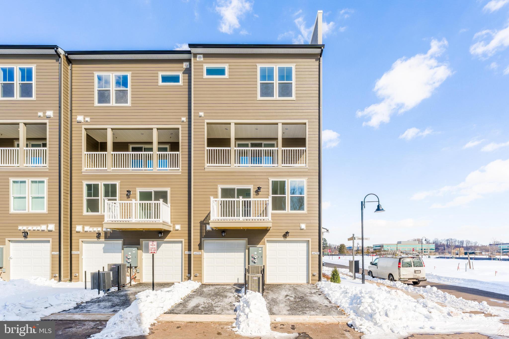 ONE LOUDOUN - Residential Lease