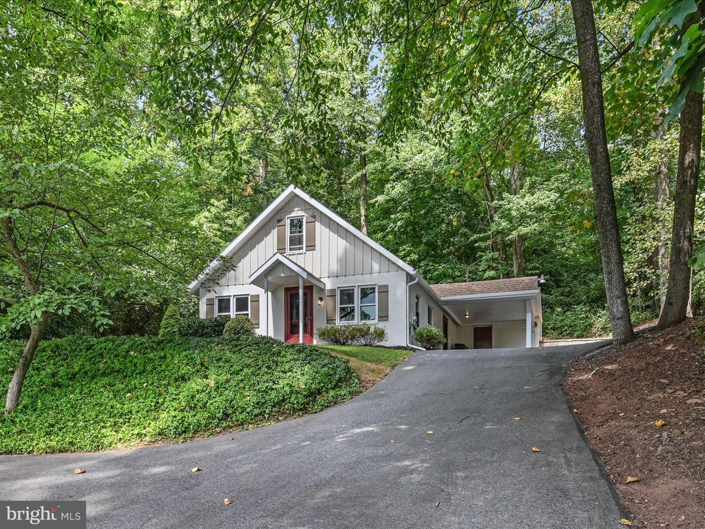 Photo of 124 Ridge Avenue, Ephrata, PA 17522 (MLS # PALA2056716)