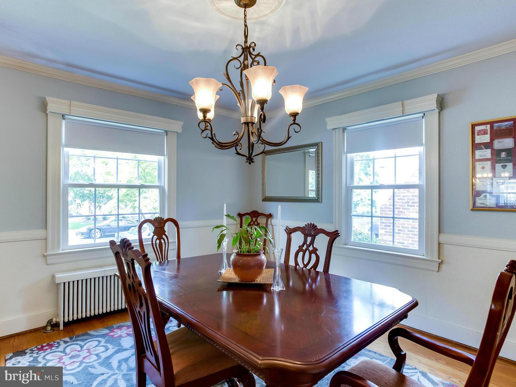 BELOW THE COLLEGE - Residential