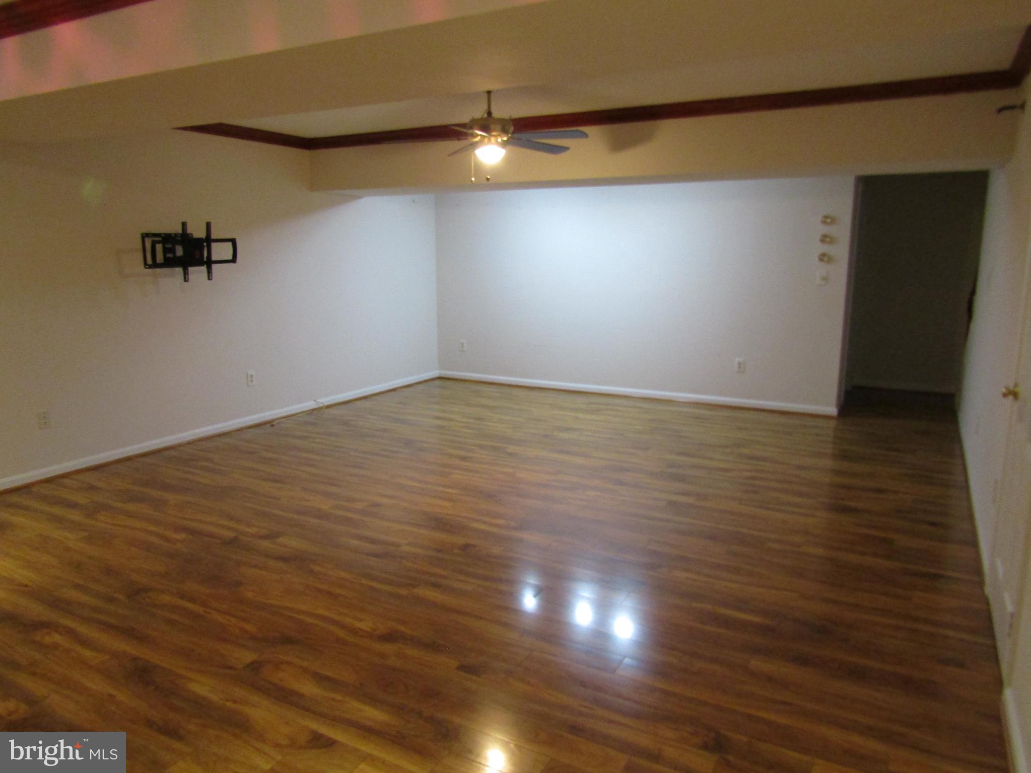 CENTREVILLE GREEN - Residential Lease