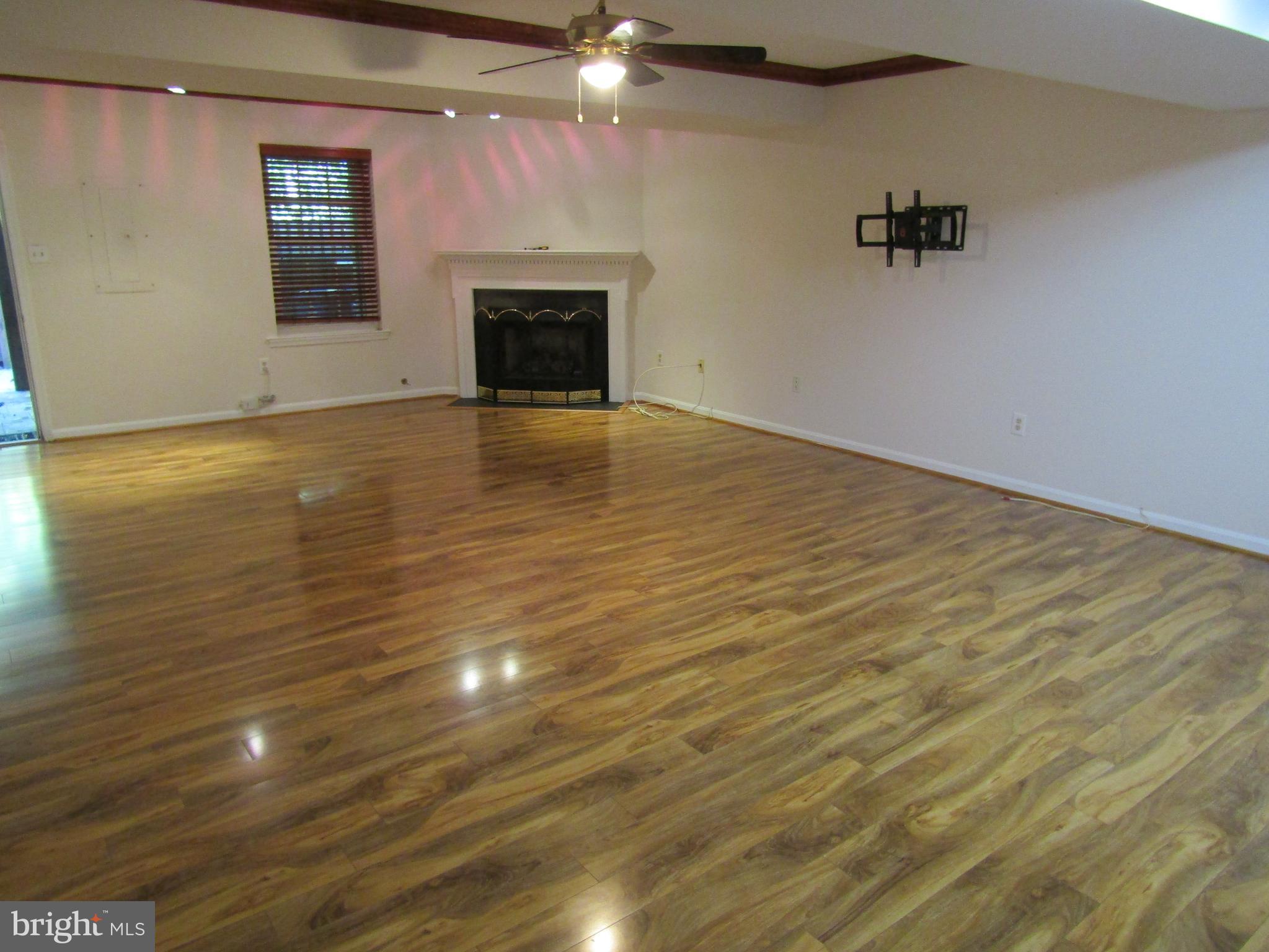 CENTREVILLE GREEN - Residential Lease