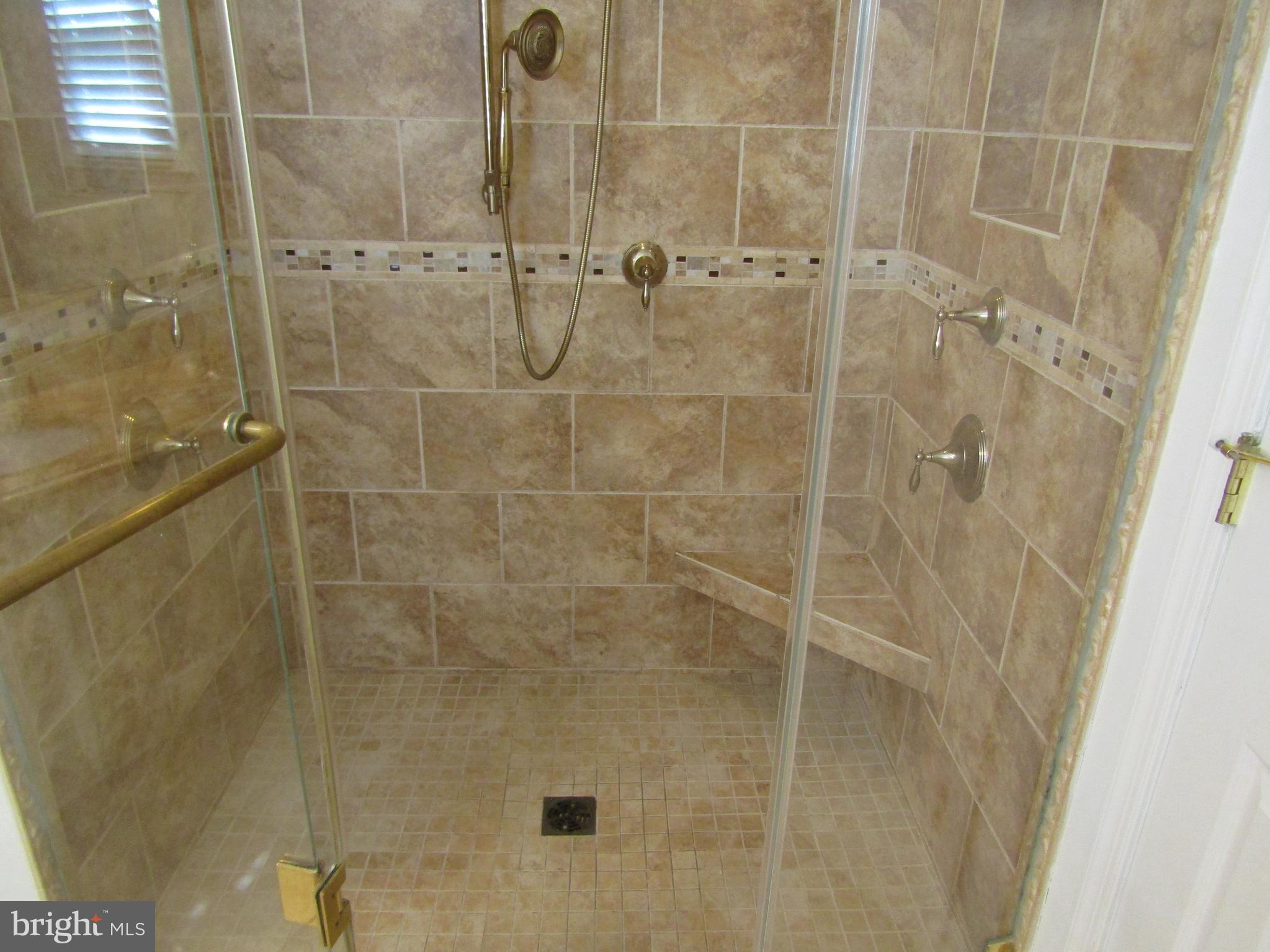 CENTREVILLE GREEN - Residential Lease