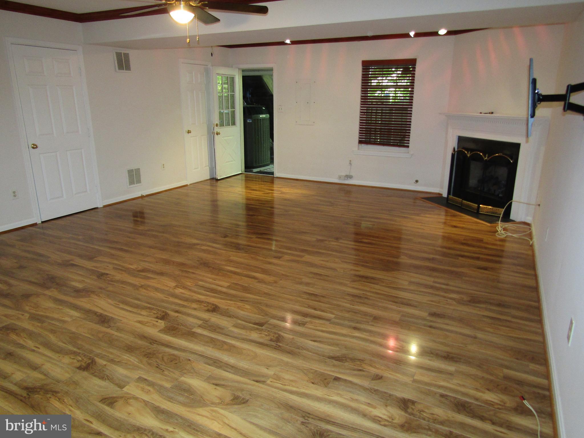 CENTREVILLE GREEN - Residential Lease