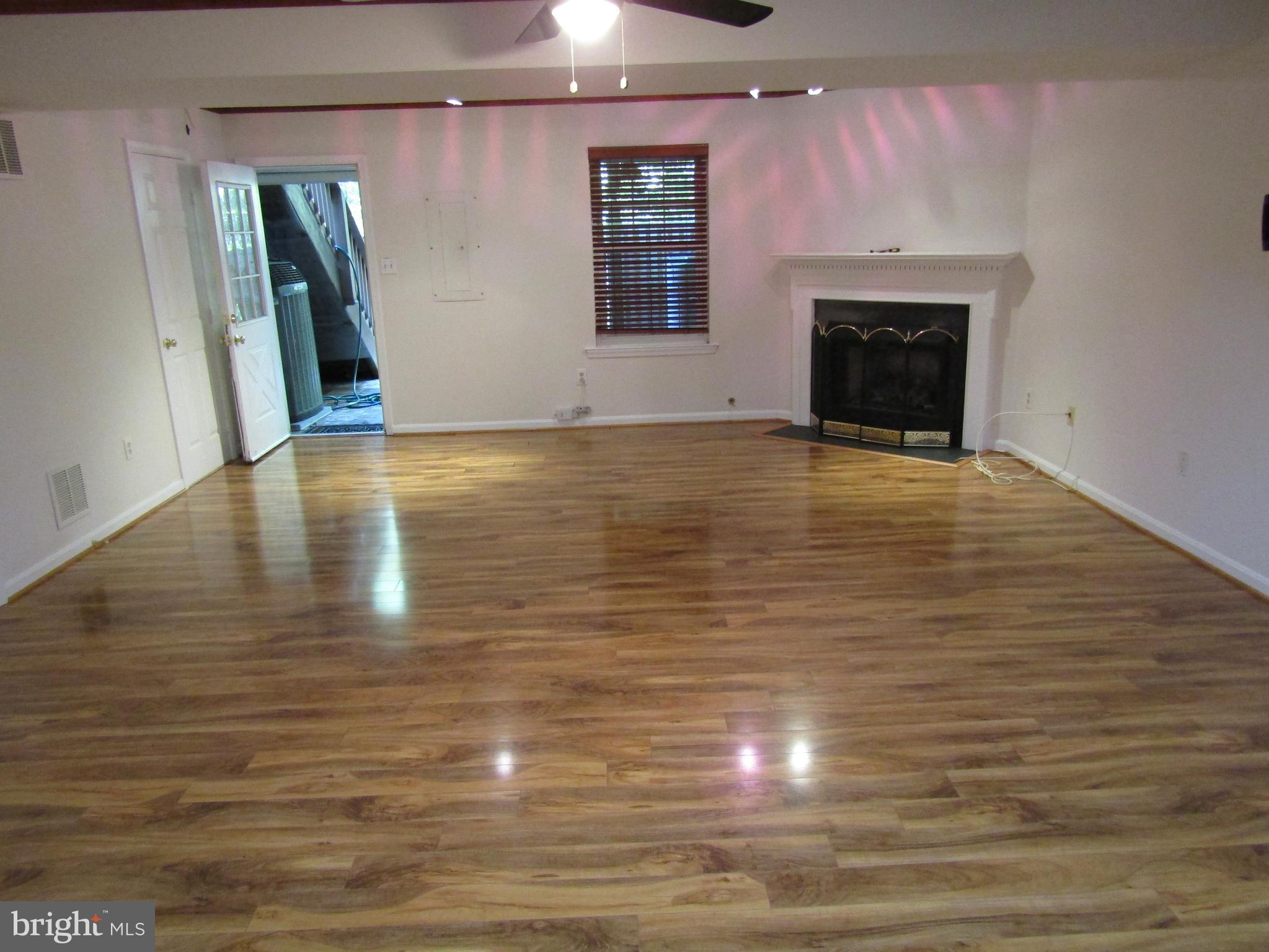 CENTREVILLE GREEN - Residential Lease