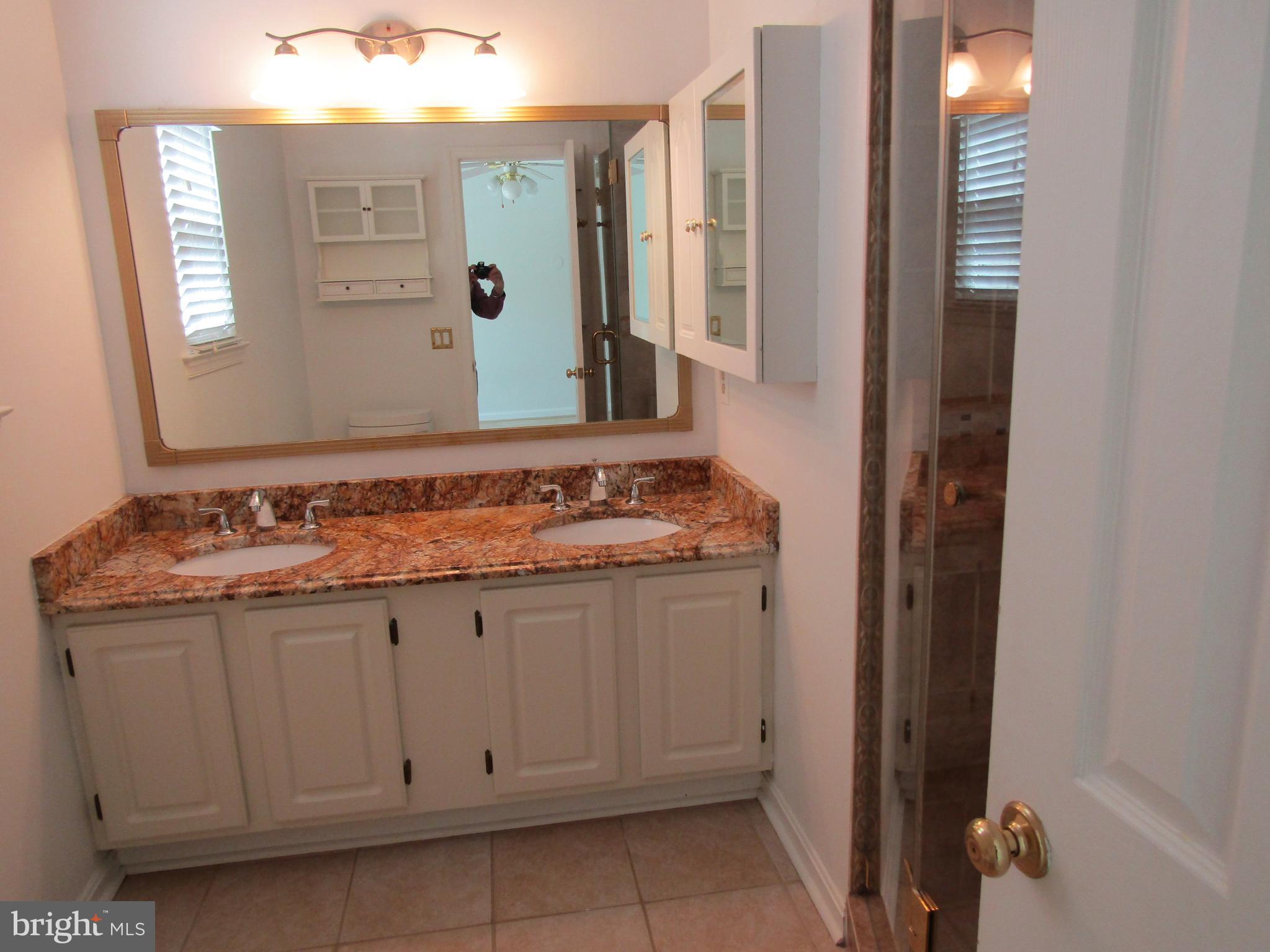 CENTREVILLE GREEN - Residential Lease