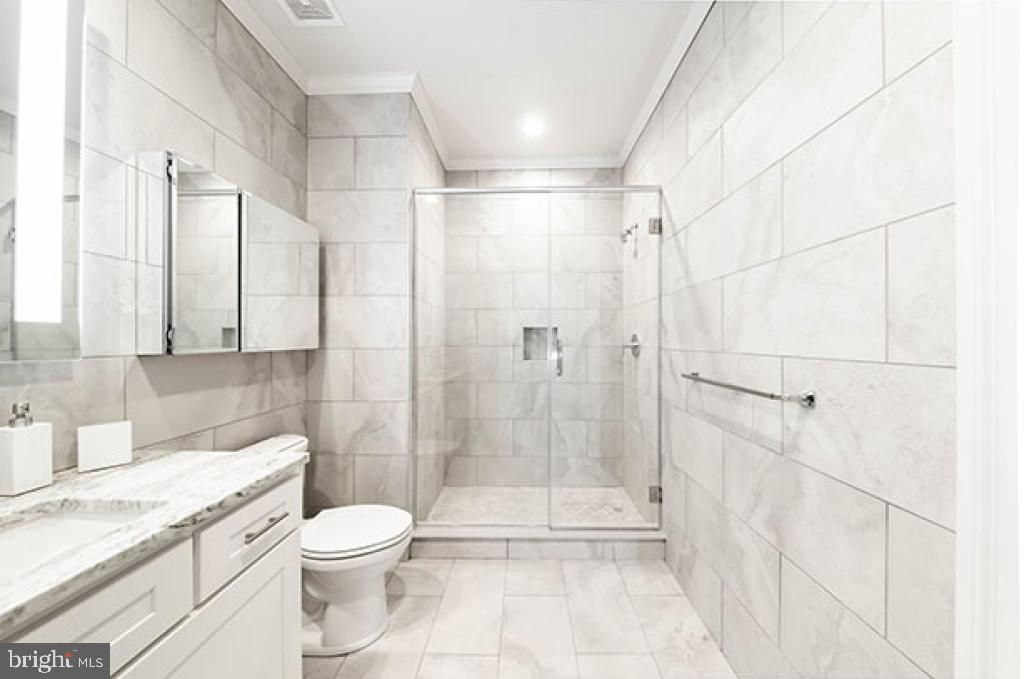 LOGAN SQUARE - Residential Lease