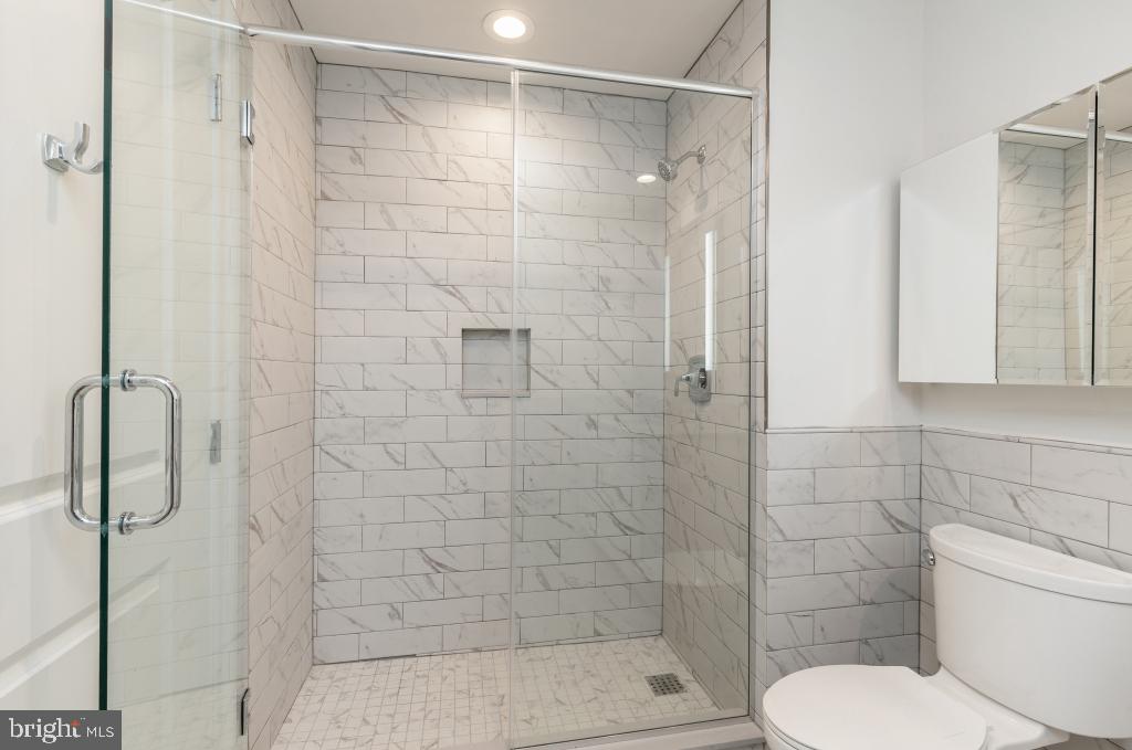 LOGAN SQUARE - Residential Lease
