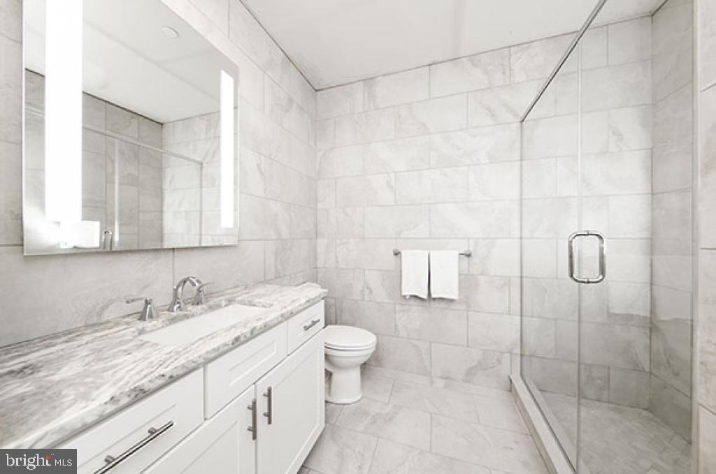 LOGAN SQUARE - Residential Lease